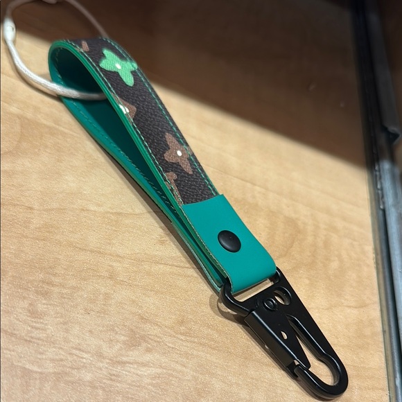 Custom Louis Vuitton Keychain - Green & Limited Edition Monogram - Picture 1 of 2